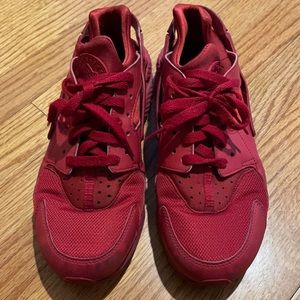 Nike men’s sneakers size 9.5.  Used -good condition.